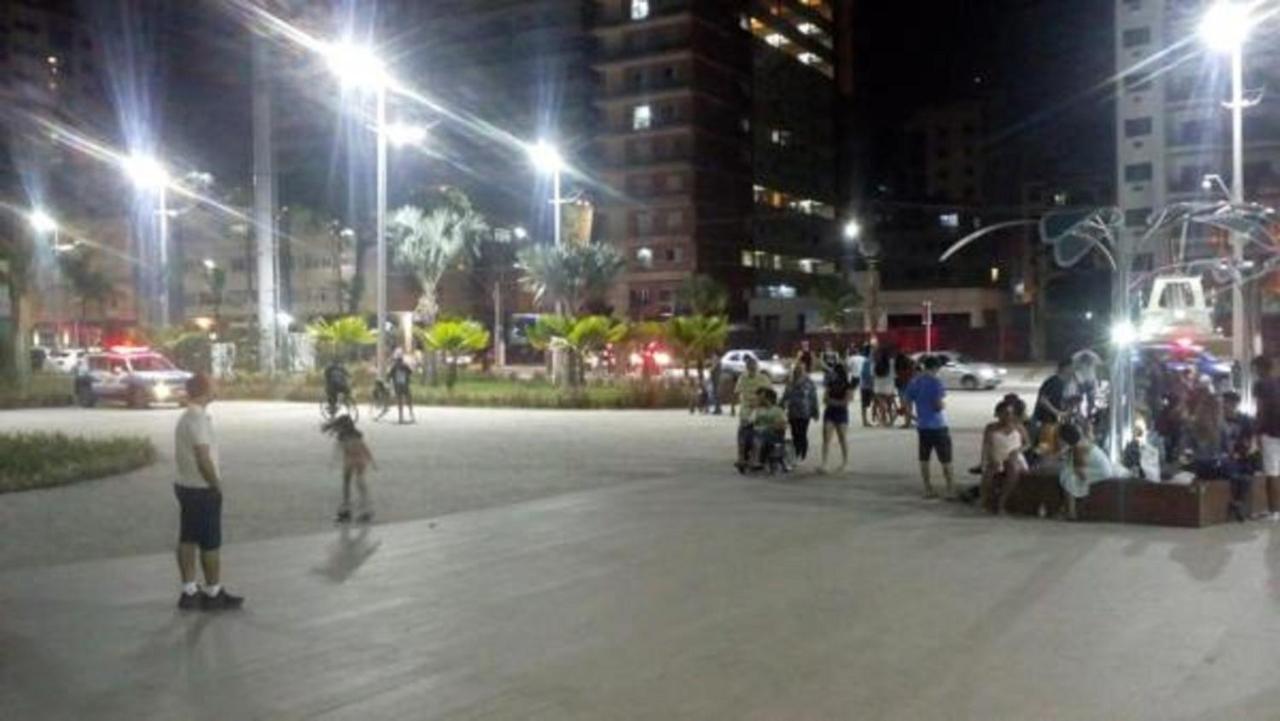Ape Temporada Praia Grande Sp Completo Com Piscina, Churrasqueira, Estacionamento ภายนอก รูปภาพ